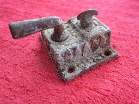 ANTIQUE VINTAGE ORNATE CAST IRON DOOR LATCH WITH LOCK Cover