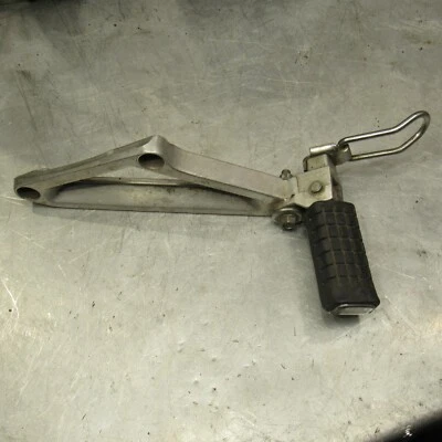 Honda Sabre VF700S 1983 estriba trasera izquierda soporte montaje Vf750S envío gratuito Foto 1 de 4