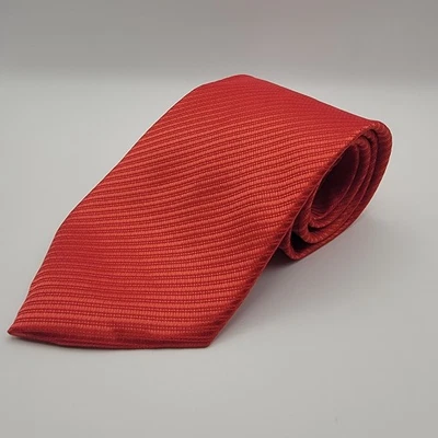 Jacquard de seda Giorgio Armani rojo texturizado hecho a mano Italia clásico Foto 1 de 4