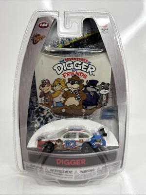 2010 Digger и друзья NASCAR победителей круг 1/64 литой новый - Изображение 1 из 3