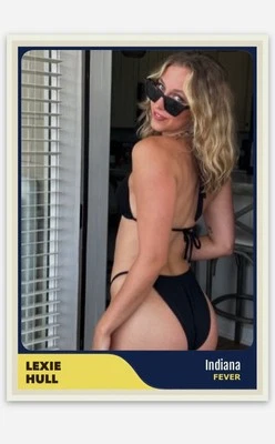 Traje de baño Lexie Hull Indiana Fever Hot WNBA personalizado ACEO novato tarjeta coleccionable radiocontrol Foto 1 de 2