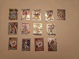 San Francisco 49ers 2023-25 13 Card Lot - Purdy, Mosaic, McCaffrey, Kittle - Foto 1 di 2