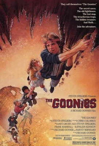 POSTER STAMPA FILM THE GOONIES 27x40 Sean Astin Josh Brolin Jeff B. Cohen - Foto 1 di 1