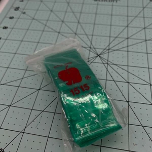 APPLE BRAND BAGS 1.5x1.5 2mil Green ZIPLOCK BAGS baggies 1.5" 1515 15 - Picture 1 of 3