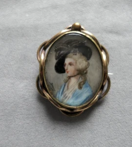 Broche retrato miniatura. Dama en Finería. Firmado Dennery - Imagen 1 de 3