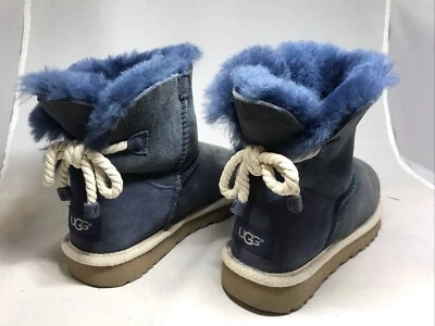 Botas femininas UGG mini selene denim camurça azul tamanho 7 inverno tornozelo rasas 1094329 - Imagem 1 de 4