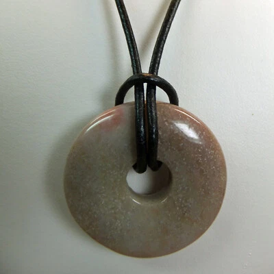 Collar Lt Beige Jaspe Mediano 1 1/2" Piedra Donut en Cuero Negro Cordón NUEVO #61 Foto 1 de 4