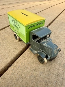 MACK REPLICA 1926 BULL DOG ERTL JOHN DEERE No. 101 DIE CAST BANK - Picture 1 of 2