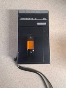 Lettore di cassette vintage realistico Minisette ll IC. As-Is. Per ricambi o riparazioni. - Foto 1 di 7