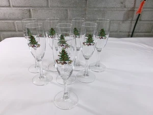 Luminarc 8 Piece Flute Style Wine Glasses Christmas Tree Toys Holly Champagne - Picture 1 of 7