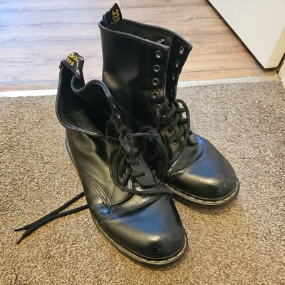 Botas de cuero negras Dr Martens vintage UK 9 EU 43 hechas en Inglaterra Foto 1 de 4