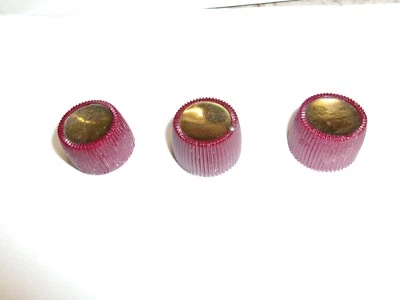 3 VINTAGE MAROON BAKELITE CONTROL KNOBS W/BRASS INSERTS - Image 1 of 2