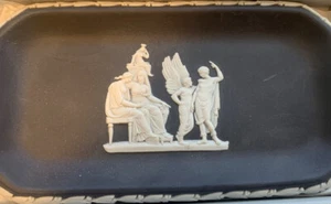 WEDGWOOD NEOCLASSICAL BLACK BASALT JEWELRY DISH W/ WHITE RELIEFS - Picture 1 of 6