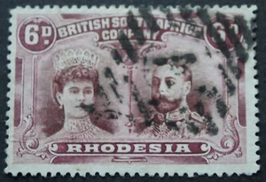 Rhodesia Doppia Testa Sei Pence con Diamante Barrato Un francobollo - Foto 1 di 1