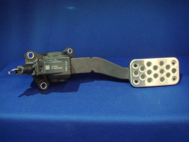 2013 Honda Civic Gas Pedal 4DR Sedan 2.4L SI - Image 1 of 1