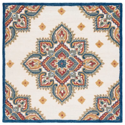 SAFAVIEH Blossom BLM561A Handmade Ivory / Green Rug - Image 1 of 4