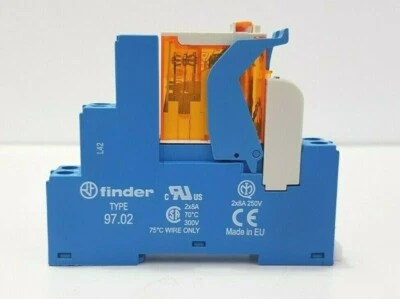 FINDER 46.52.8.110.0040 RELAY AND SOCKET 97.02 - Image 1 of 4
