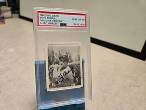 Trading Card Yogi Berra Auto Signed PSA / DNA Certfied - Picture 1 of 2