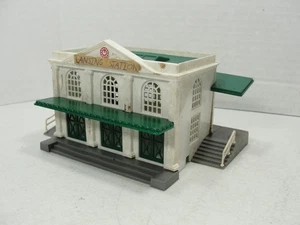 Vintage HO Scale Plasticville Station White Green Dark Grey Version Station - Picture 1 of 3