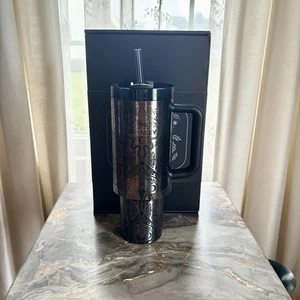 Vaso apagador Stanley Deadly Damask Halloween Goth 2025 40 oz EN MANO AHORA - Imagen 1 de 8