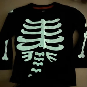 Camisa Carters Halloween Brilla en la Oscuridad Esqueleto Talla 5 Manga Larga Niño Negra V - Imagen 1 de 4