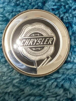 2002-2004 Chrysler Voyager Town & Country OEM Center Cap Part #04743728AA 1piece - Image 1 of 4