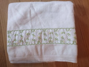 Vintage Fieldcrest Cotton Bath Towel Floral Embroidery 44" x 24" Flowers - Picture 1 of 5