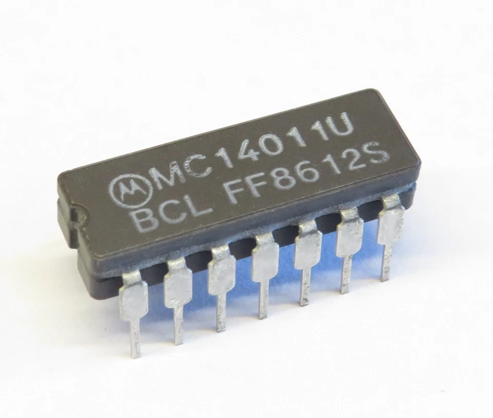10 Stück MC14011UBCL Quad 2-Input unbuffered NAND Gate, Motorola - Bild 1 von 1