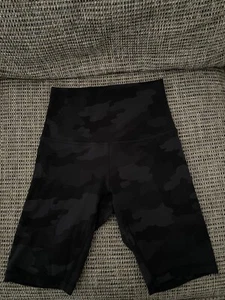 Lululemon Align Short 8" Heritage 365 Camo Deep Coal Multi zweimal benutzt - Bild 1 von 10