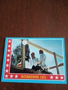 1974 Topps (Evel Knievel) #17 Interviewing Evel (NRMT)