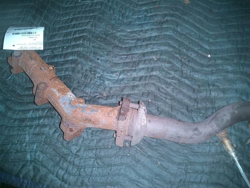 Colector de escape derecho Ford Explorer 96 pasajero, 4,0 litros 6 cilindros Foto 1 de 1