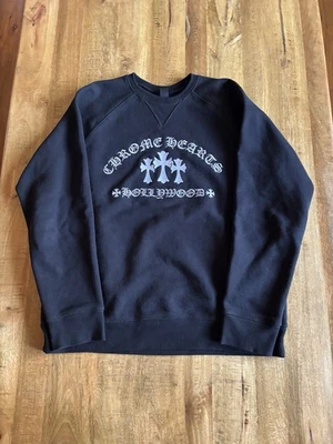 Suéter Cromo Corazones Cementerio Cruz Logo Foto 1 de 4