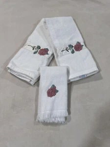 Hand Towel Rose Embroidery White Saturday Knight Ltd. 3 Pieces Made in USA - Picture 1 of 12