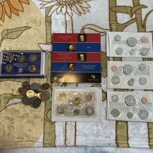 Estate Sale HUGE Auction Lot - U.S. & Foreign Coins + Currency + Proofs - Picture 1 of 24