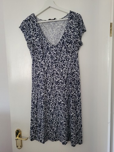 VETEMENTS Top Vestito Abbigliamento Crew