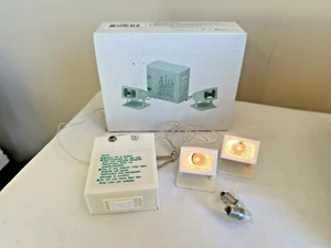 Juego de 2 focos Department 56 Accessories Village #52611 Plus bombillas adicionales - Imagen 1 de 3