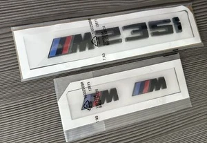 Gloss Black SET M235i Badge With 2X Gloss Black M Wing Badges UK π¬π§ - Foto 1 di 3