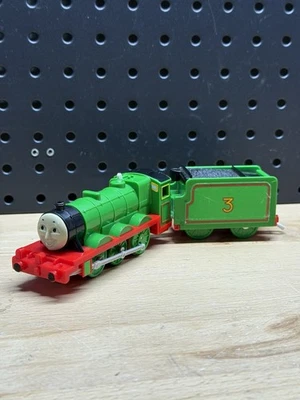 ¡LEER! Thomas & Friends Henry 2002 Tomy tren Trackmaster motorizado con licitación Foto 1 de 4