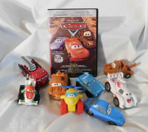 8 macchinine giocattolo Disney Tow Mater, rosso, Sally & "Gear Up Bonus DVD Disc" Rascal Flatts - Foto 1 di 10