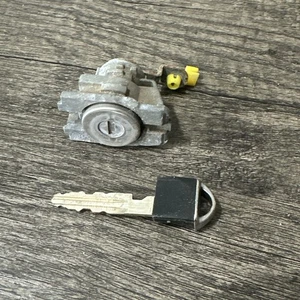 2009-2014 MAXIMA NISSAN OEM DRIVERS SIDE DOOR LOCK CYLINDER ONE KEY H0601-9N01A - Bild 1 von 1
