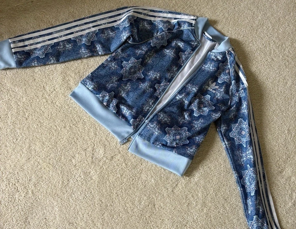 Chaqueta floral azul Adidas para niñas talla L Foto 1 de 4