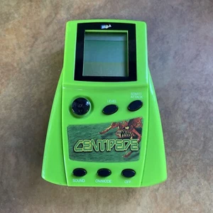 CENTIPEDE ELECTRONIC HANDHELD CLASSIC LCD VIDEO TOY GAME 2001 TESTED - Picture 1 of 2