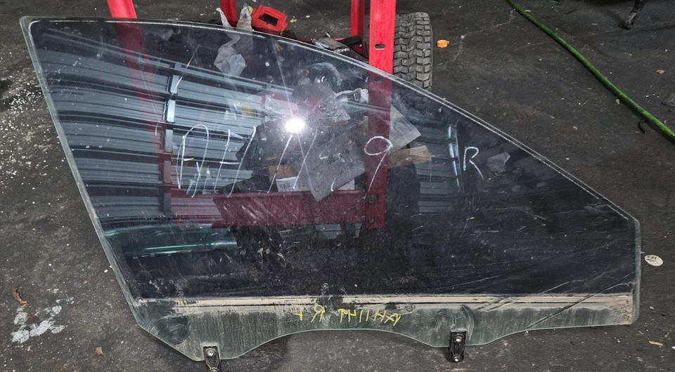 04-09 起亚 SPECTRA 前右乘客侧门窗玻璃原始设备制造商,277-59203 — 第 1/4 张图片