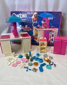 Barbie Dream House Kitchen 1984 with accessories & box READ - Picture 1 of 12