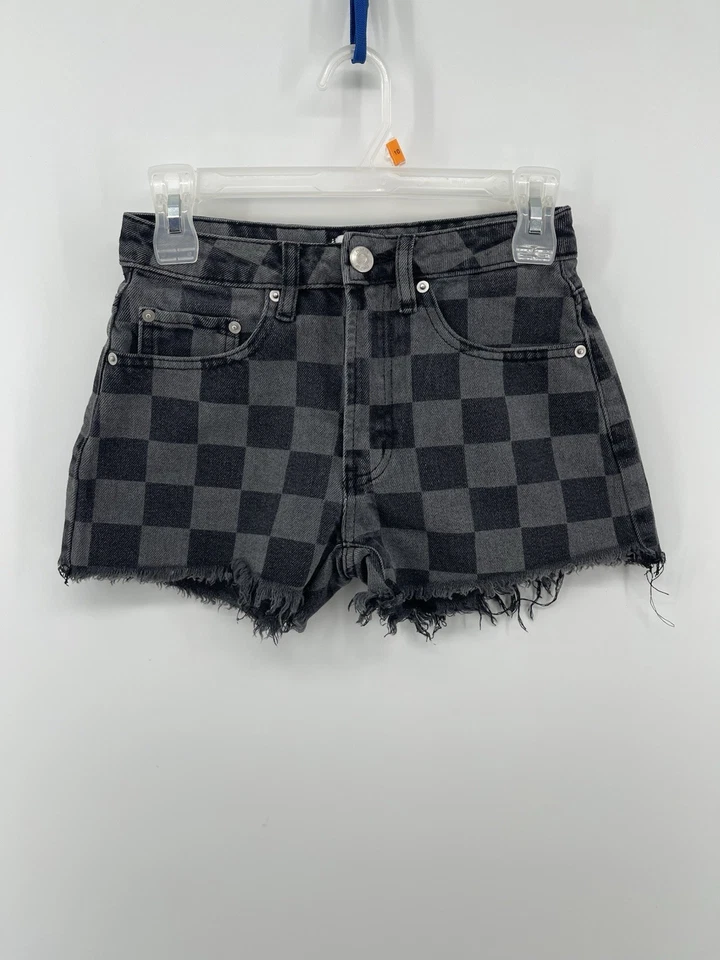 Shorts jeans stretch feminino Rue 21 tamanho 0 cinza preto xadrez jeans 25 pol. cintura - Imagem 1 de 4