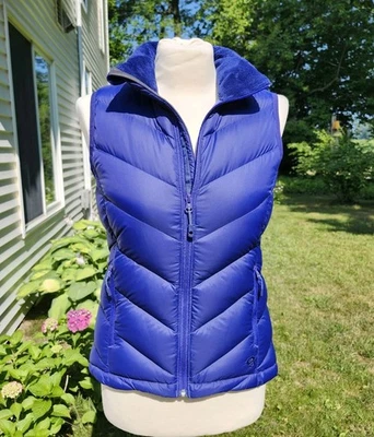 Chaleco acolchado Mountain Hardwear 650 Down Q Shield para mujer talla XS azul/púrpura usado en excelente estado Foto 1 de 4