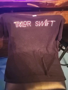 Taylor Swift Tour T-Shirt 1989 Welttournee Daten Musik Promo Größe Medium Neon  - Bild 1 von 2