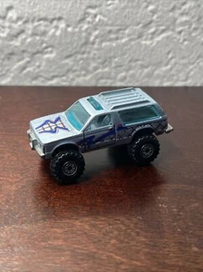 Hot Wheels 1983 Chevy Blazer 4X4 1:64 Diecast Silver - Picture 1 of 5