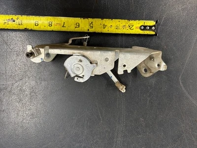 24HP Briggs & Stratton 44R877 0001-G1   throttle control bracket #592555 - Image 1 of 4