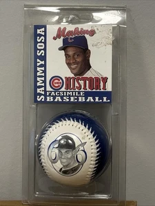 Béisbol conmemorativo Sammy Sosa haciendo historia jonrón HR #66 nuevo sellado - Imagen 1 de 4